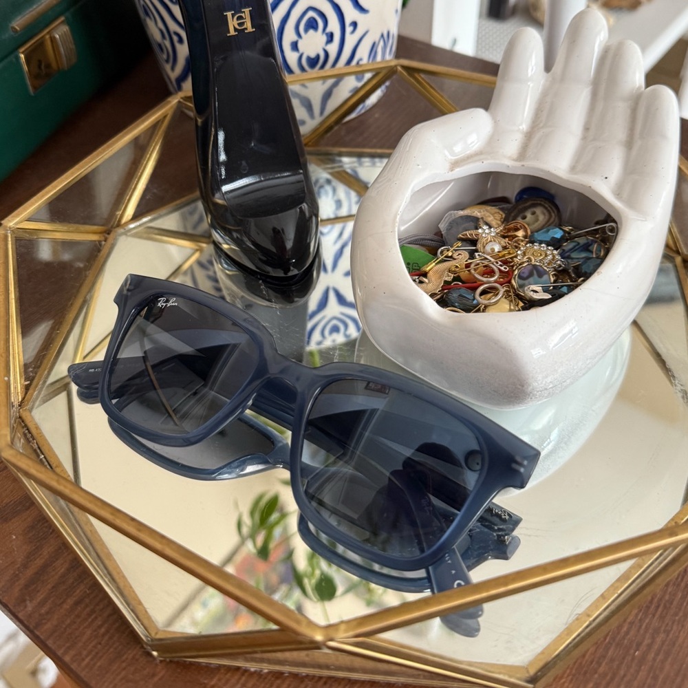 Ray-Ban Wayfarer Navy Blue Sunglasses
